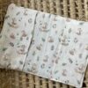 Protège carnet de santé à motif- Univers bébé - L'Atelier Broderie avec Laura