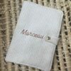 Protège carnet de santé en velours avec broderie - Univers bébé - L'Atelier Broderie avec Laura