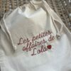 Sac en coton brodé : les petites affaires de Lola - Accessoires personnalisés - L'Atelier Broderie avec Laura