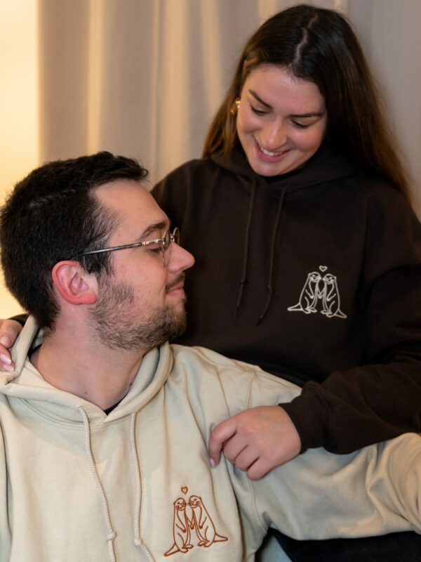 Duo Sweats "Loutres Amoureuses" brodé - Vêtements - L'Atelier Broderie avec Laura