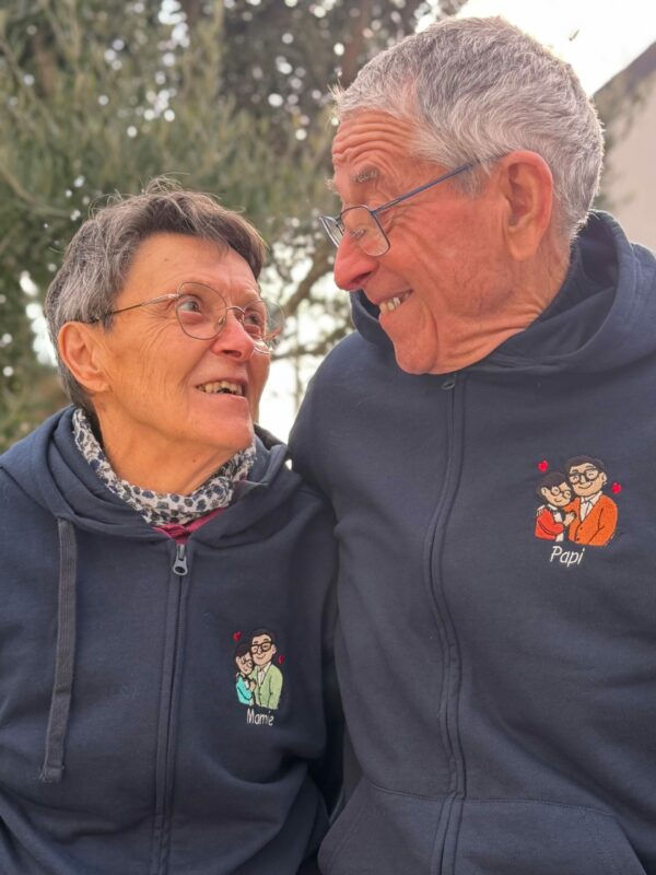 Duo de Sweat Personnalisé Brodé grands-parents - Vêtements brodés personnalisés - L'Atelier Broderie avec Laura