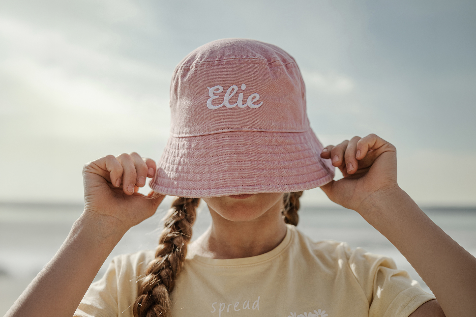 Bannière été : nos bobs personnalisés - L'atelier Broderie avec Laura