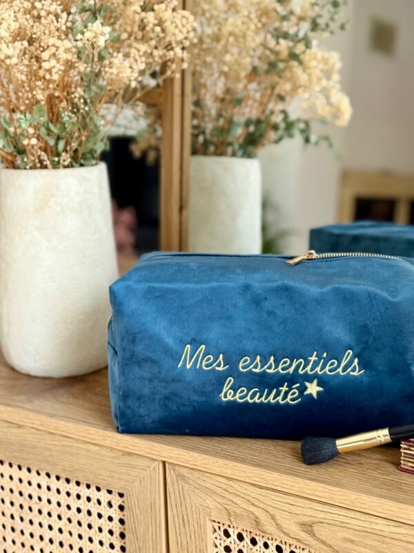 Trousse de Toilette Brodée - Accessoires personnalisés - L'Atelier Broderie avec Laura