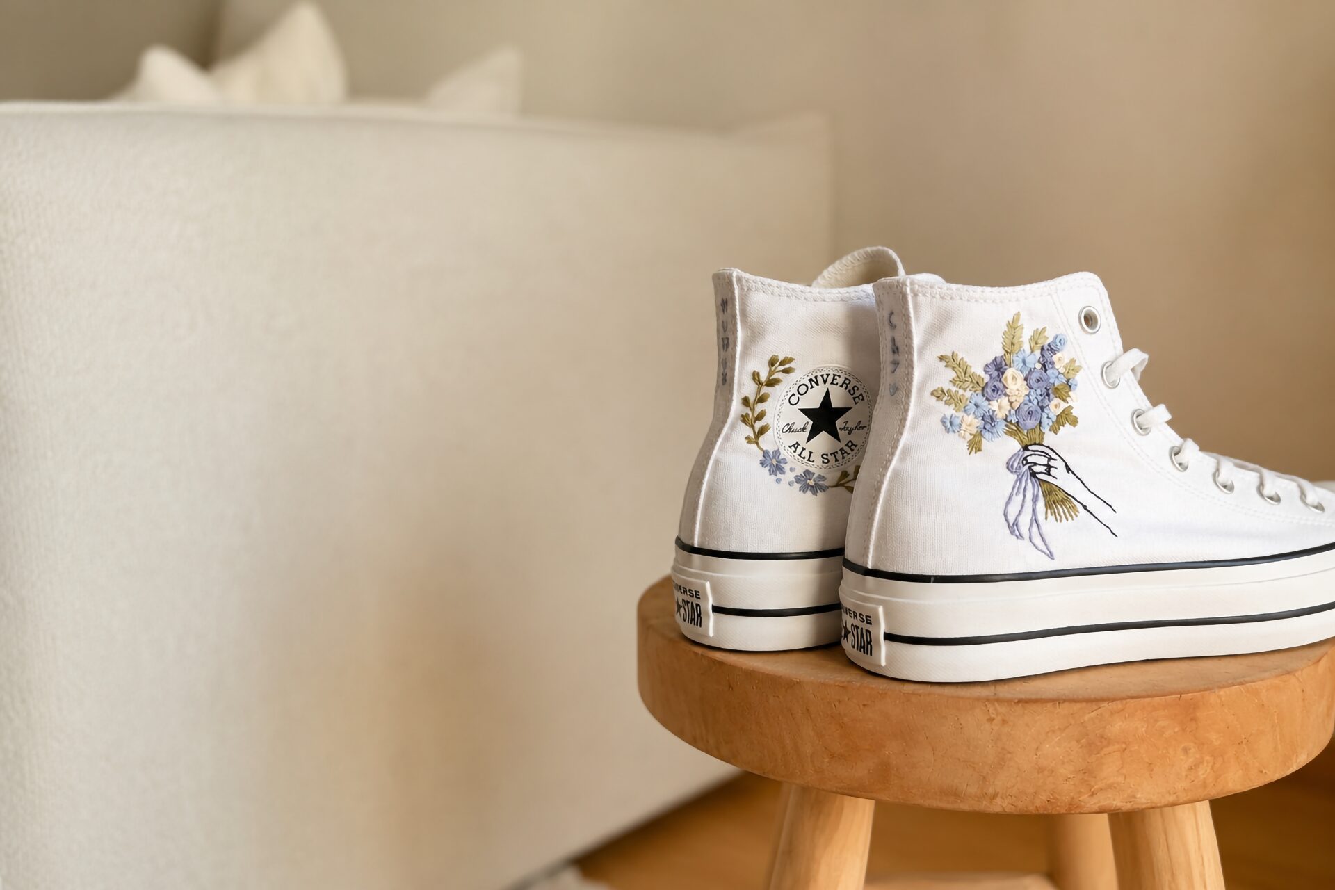 Nos baskets brodées - Bannière - L'atelier broderie avec Laura
