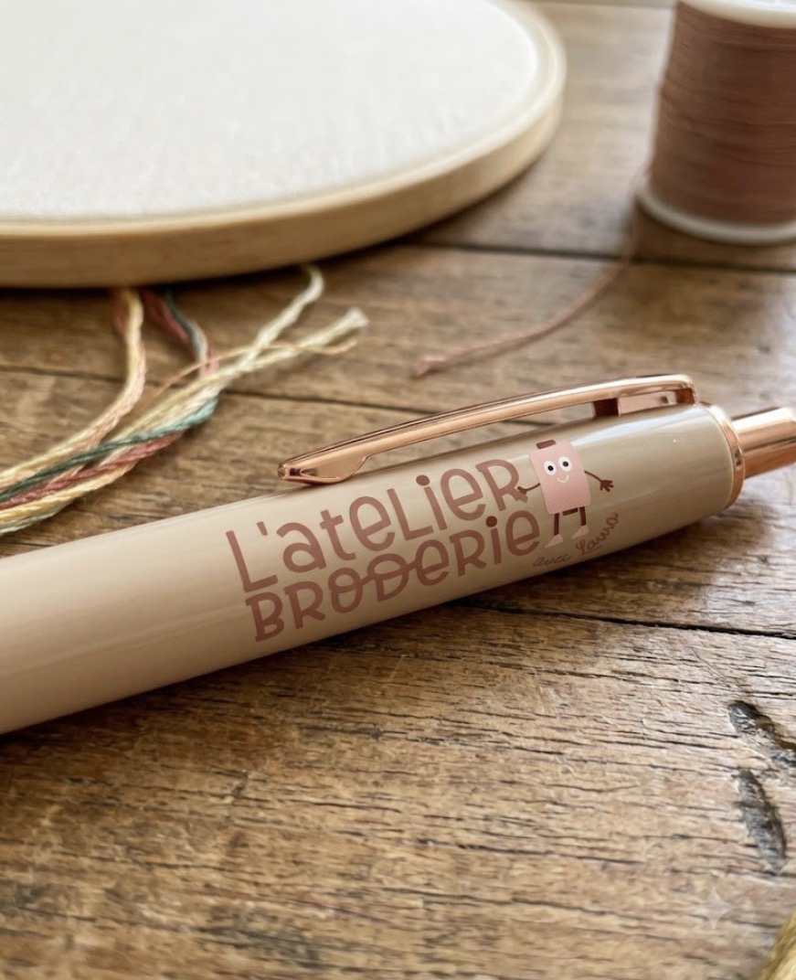 Pour les professionnels - Stylo & Papeterie - L'atelier broderie avec Laura